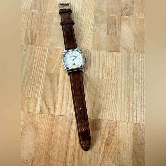 Vintage hush Puppies barrel shaped silver tone brown leather watch NEW BATTERY - Picture 4 of 11